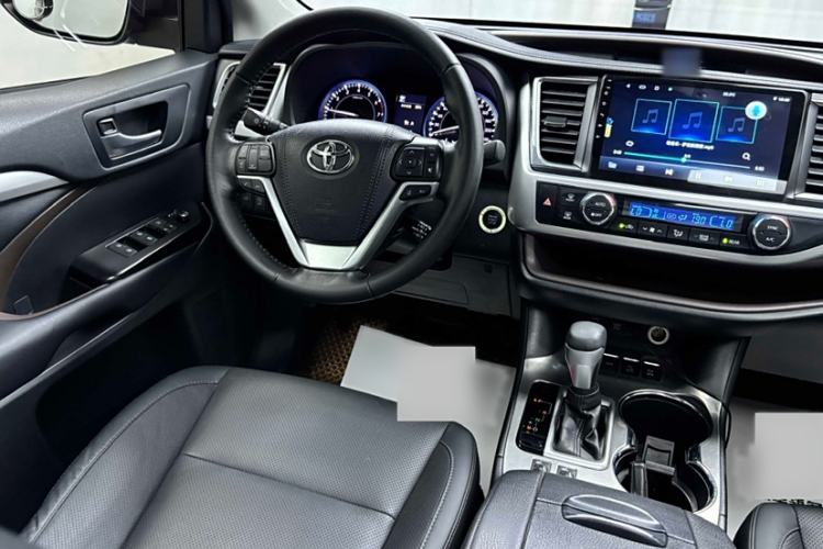 Used Toyota Highlander 2018 2.0T Four-Wheel Drive Luxury Version 7 Seats China VI Standard