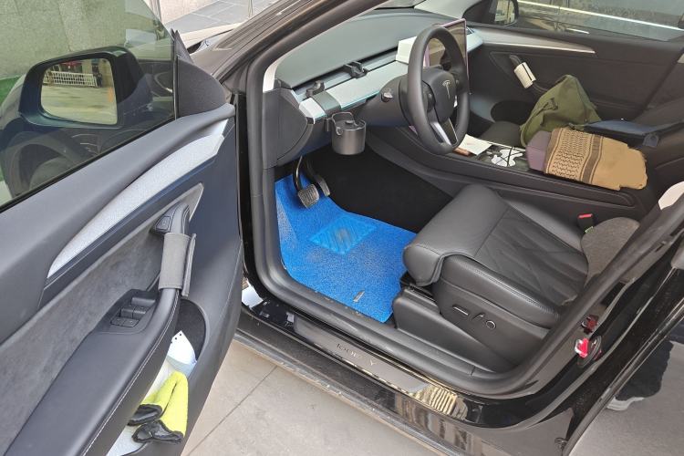 Used Tesla Model Y 2024 Rear-Wheel-Drive Version
