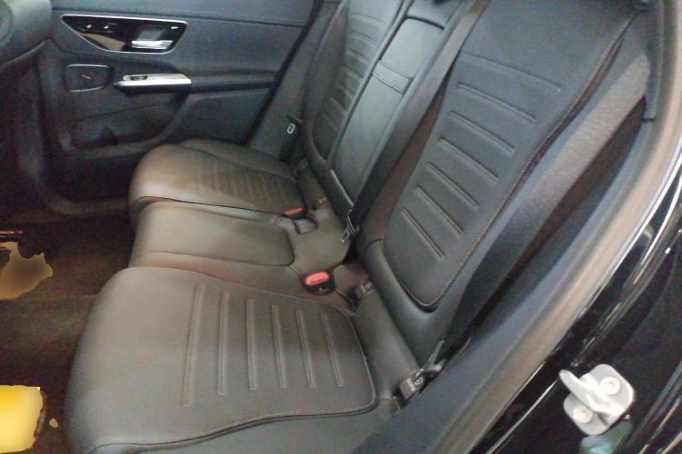 Used Mercedes-Benz GLC 2023 GLC 300 L 4MATIC Dynamic Edition 5-seater
