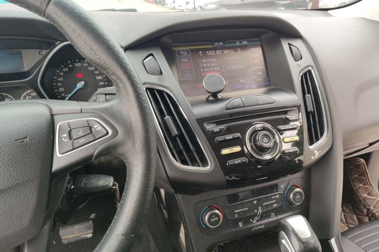 Used Ford Focus 2015 Hatchback 1.6L Automatic Fashion Edition
