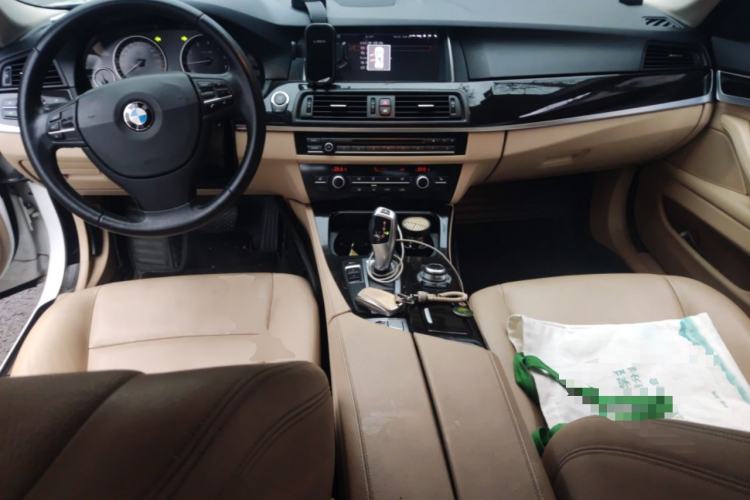 Used BMW 5 Series 2014 525Li Leading Model
