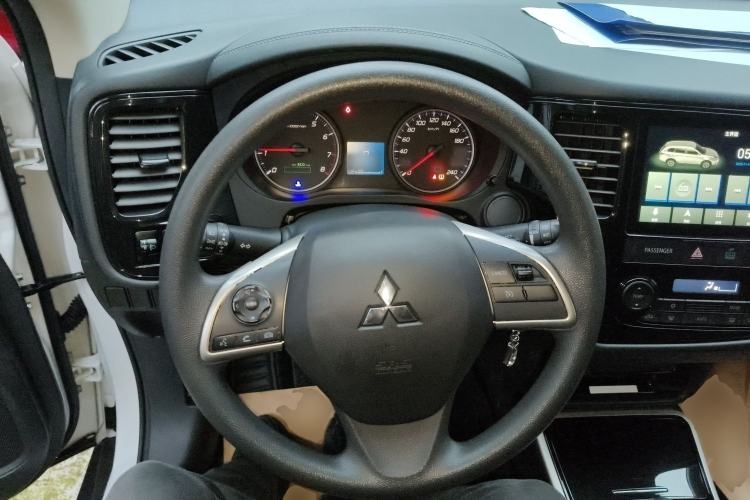 Used Mitsubishi Outlander 2020 2.0L Two-Wheel Drive Comfort Edition 5 Seats
