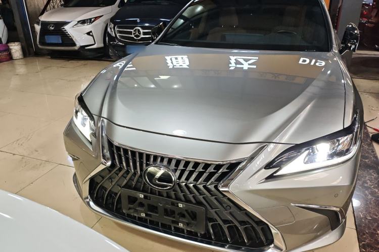 Used Lexus ES 2023 200 Excellence Edition
