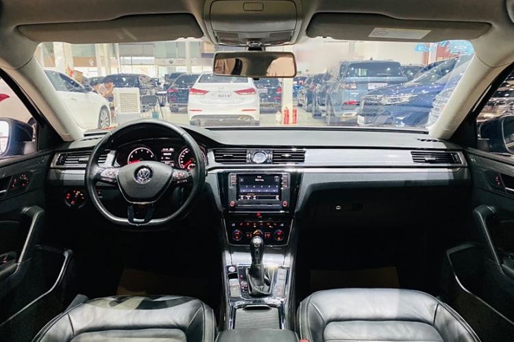 Used Volkswagen Passat 2017 330TSI DSG Luxury Edition
