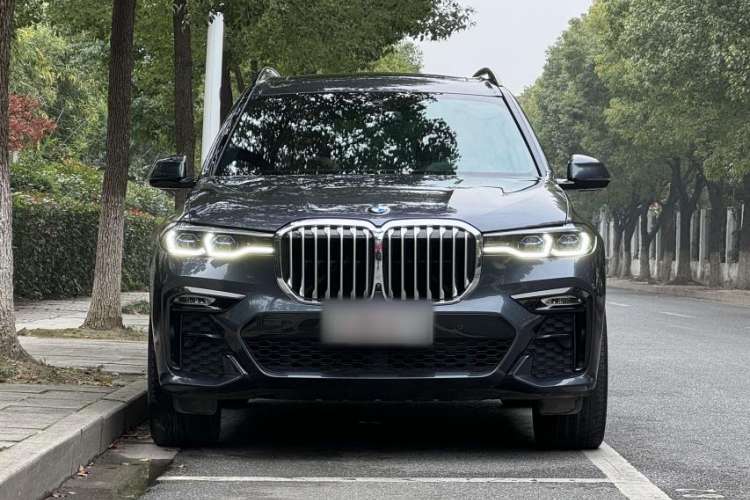 Used BMW X7 2020 xDrive40i Luxury M Sport Package

