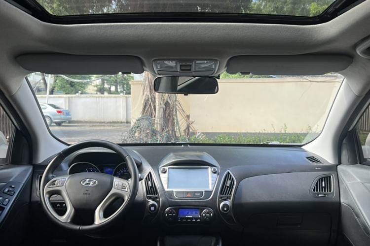 Used Hyundai ix35 2015 2.0L Automatic 2WD Smart Version China V Standard