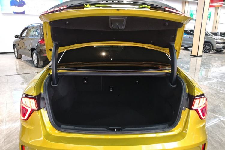 Used Lynk & Co 03 2019 03+ 2.0TD Automatic Wind-Chasing Edition
