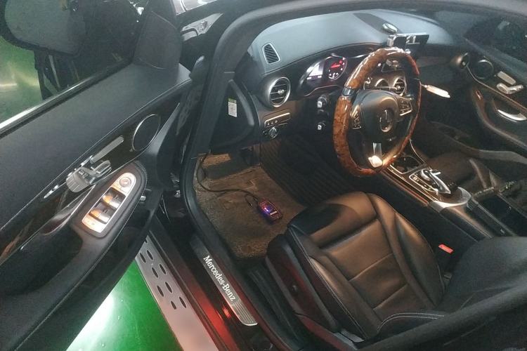 Used Mercedes-Benz GLC 2019 Facelift GLC 260 L 4MATIC Luxury Model
