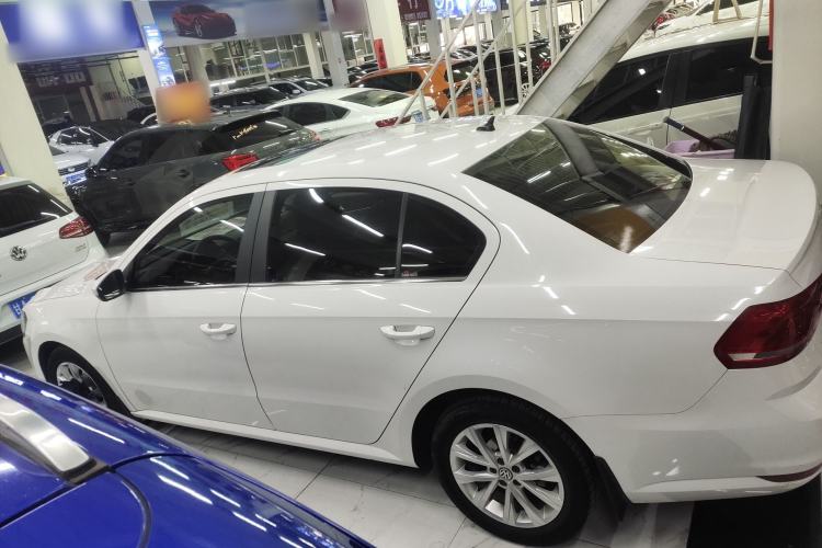 Used Volkswagen Lavida 2017 1.6L Automatic Comfort Edition
