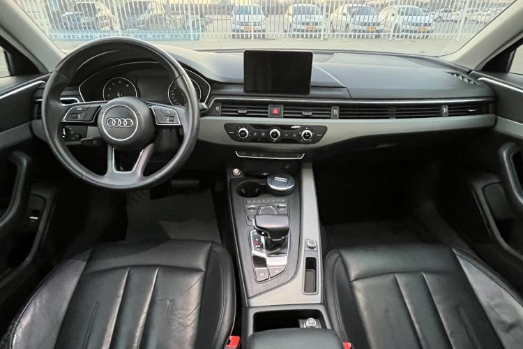 Used Audi A4L 2017 40 TFSI Ambition Edition
