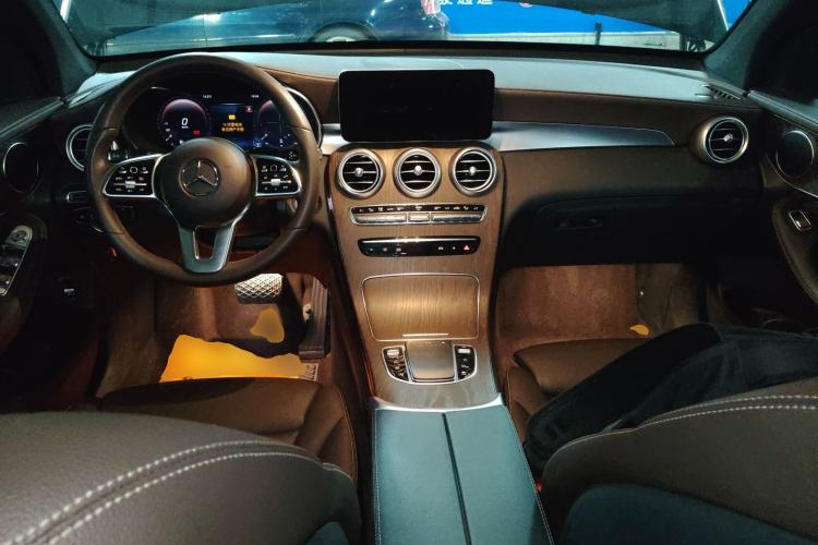 Used Mercedes-Benz GLC 2020 Facelift GLC 300 L 4MATIC Dynamic Edition