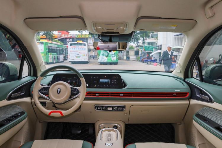 Used ORA Good Cat 2023 401 km Standard Range Luxury Version Lithium Iron Phosphate
