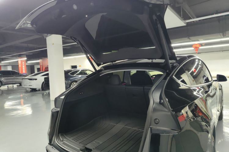 Used Tesla Model Y 2025 Rear-Wheel-Drive Version