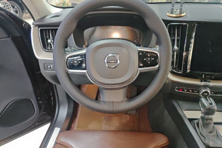 Used Volvo XC60 2020 T5 4x4 Smart Luxury Edition
