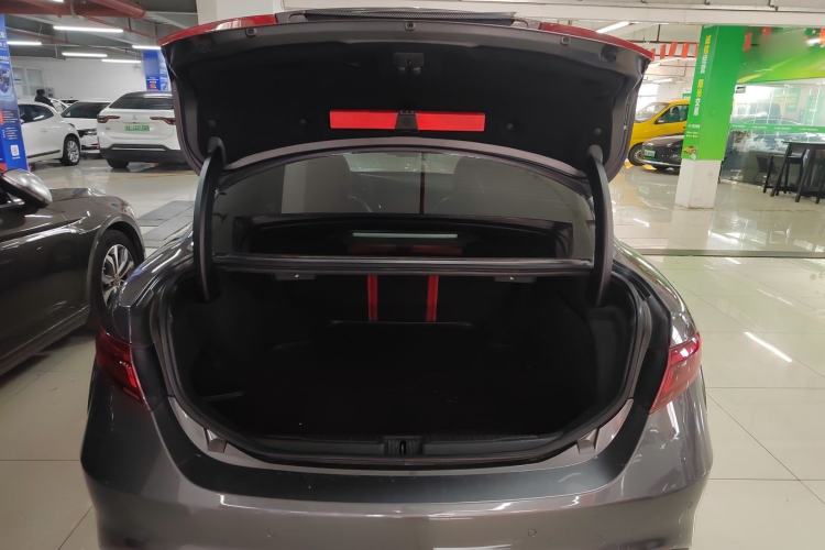 Used Alfa Romeo Giulia 2017 2.0T 280HP Luxury Edition
