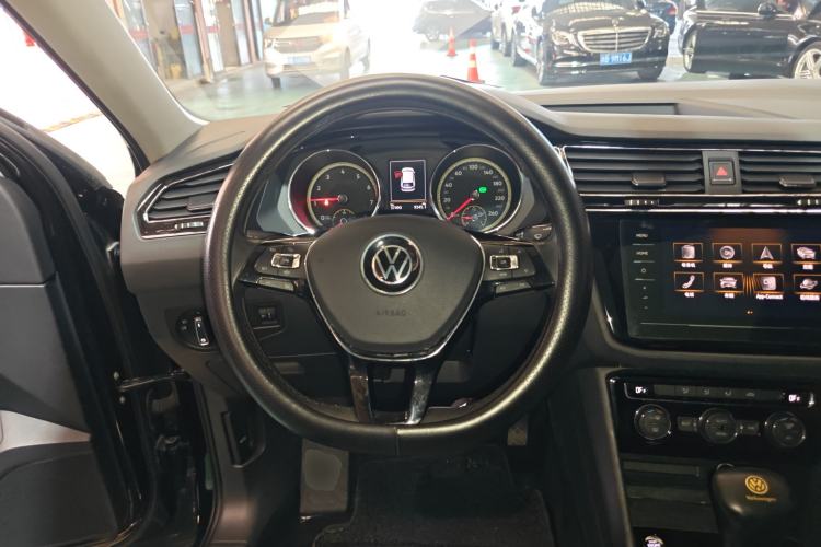 Used Volkswagen Tiguan L 2021 330TSI Automatic Two-Wheel Drive Smart Edition
