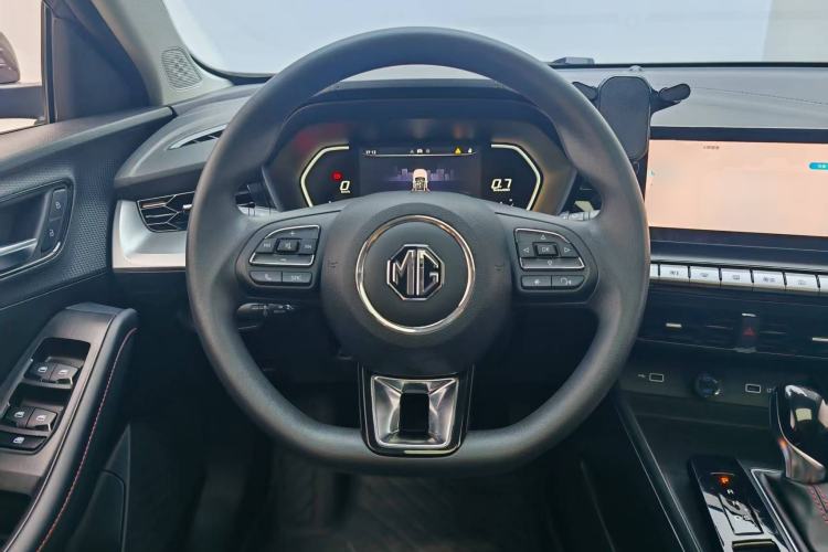 Used MG 5 2023 180 DVVT CVT Luxury Edition
