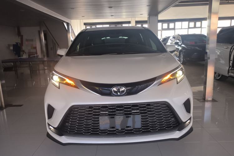 Used Toyota Granvia 2024 2.5L Hybrid Prestige PLUS Four-Wheel Drive Version
