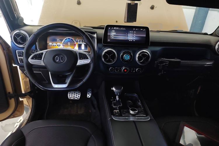 Used Beijing Auto BJ40 2019 2.3T Automatic Four-Wheel Drive Ring the Tower Champion Edition China VI
