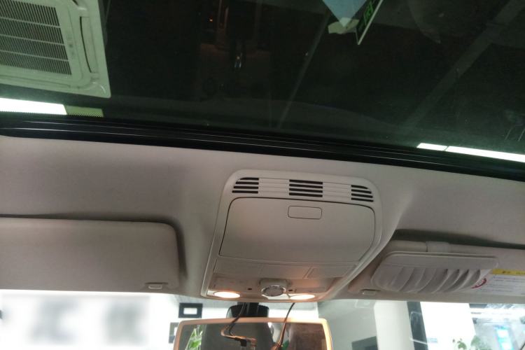 Used Volkswagen Magotan 2015 1.8TSI Prestige Model
