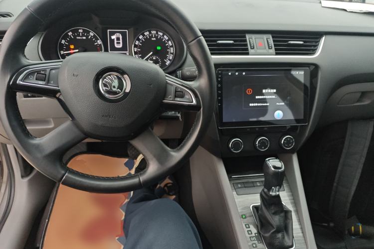 Used Skoda Octavia 2015 1.6L Automatic Yijun Edition
