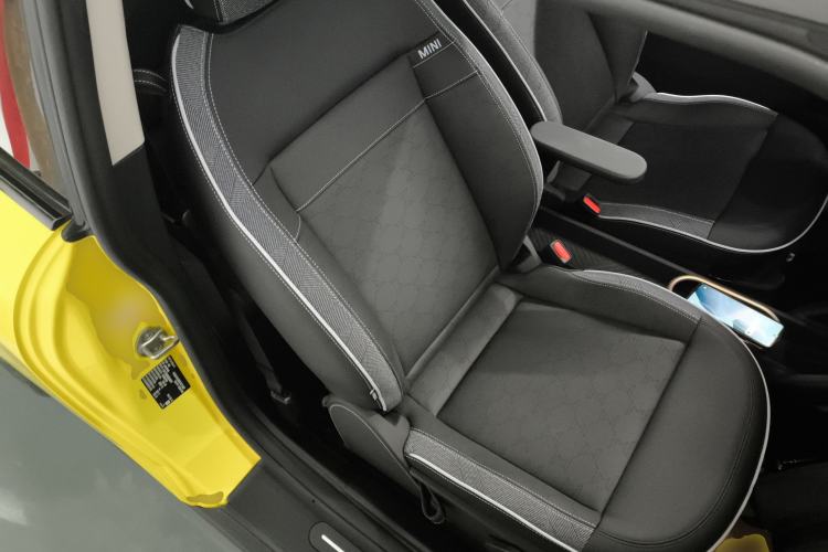 Used  Electric MINI COOPER 2024 456km COOPER E Classic Edition