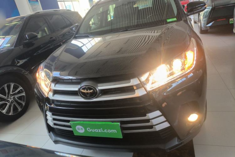 Used Toyota Highlander 2018 2.0T Four-Wheel Drive Luxury Edition 7 Seats China V Emission Standard
