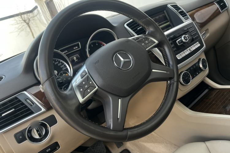 Used Mercedes-Benz M-Class 2015 ML 400 4MATIC Dynamic Model
