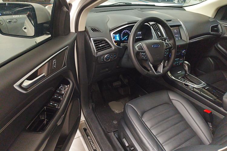 Used Ford Edge 2018 EcoBoost 245 Two-Wheel-Drive Titanium 7-Seater China VI Standard
