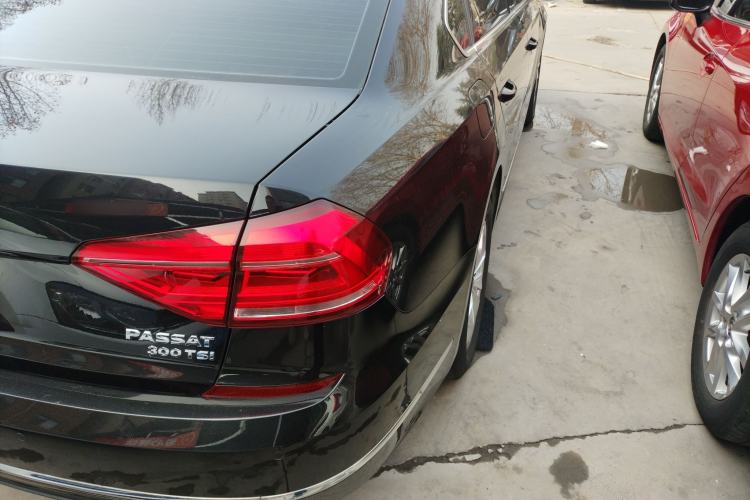 Used Volkswagen Passat 2017 330TSI DSG Luxury Edition
