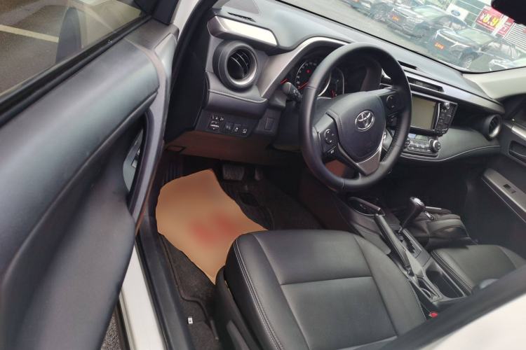 Used Toyota RAV4 2018 2.0L CVT Two-Wheel Drive Fashion X Edition
