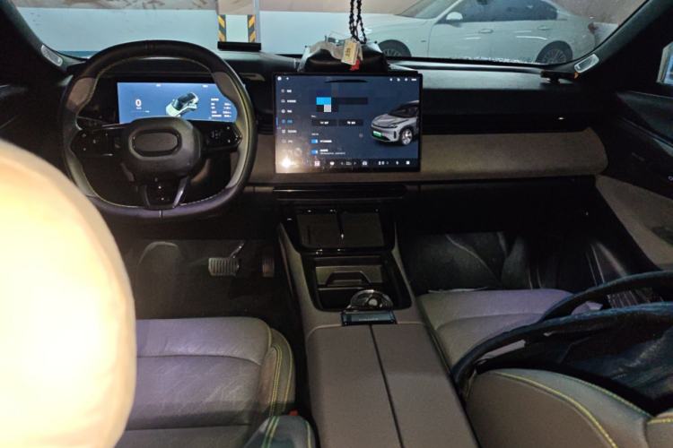 Used Lynk & Co 08 EM-P 2023 120km Long-Range Pro
