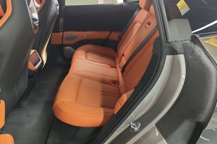 Used  YU7 2025 Ultra-Long Range High-Performance All-Wheel-Drive Max Edition
