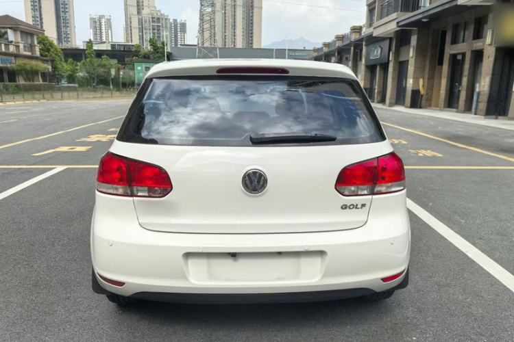 Used Volkswagen Golf 2012 1.6L Automatic Fashion Model
