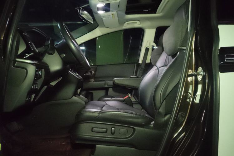 Used Honda Elysion 2016 2.4L Luxury Edition
