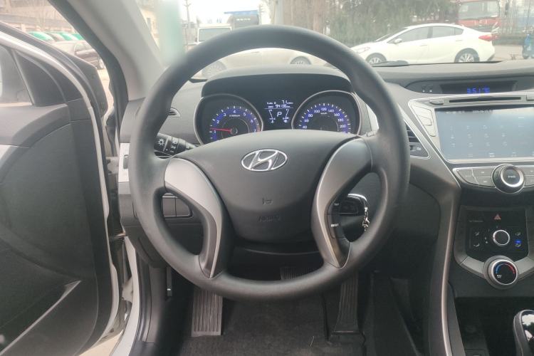 Used Hyundai Elantra (5th Generation / Langdong) 2016 1.6L Automatic Smart Version
