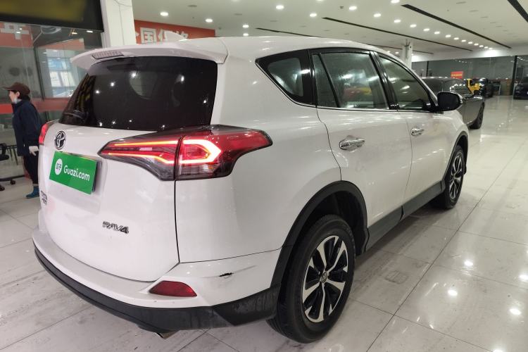 Used Toyota RAV4 2018 2.0L CVT Two-Wheel Drive Fashion X Edition

