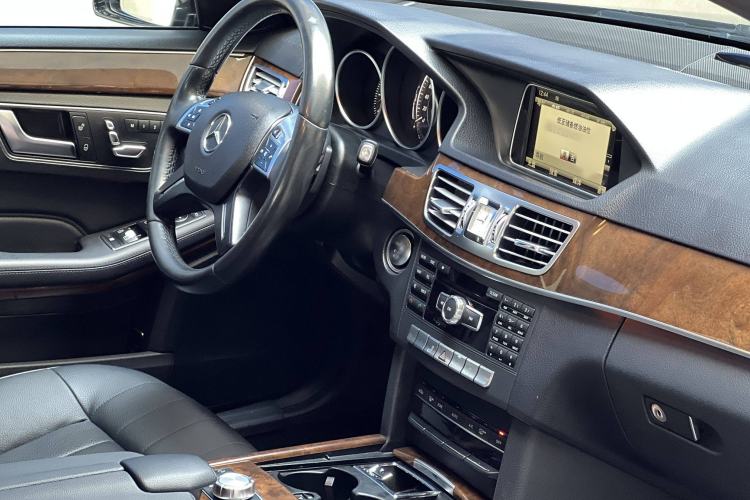 Used Mercedes-Benz E-Class 2015 E 260 L
