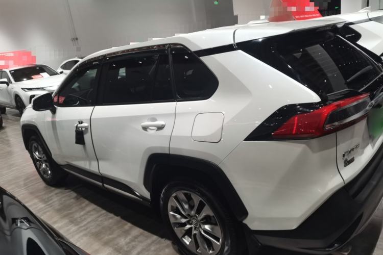 Used Toyota Wildlander 2022 2.0L CVT 4x4 Luxury PLUS Edition