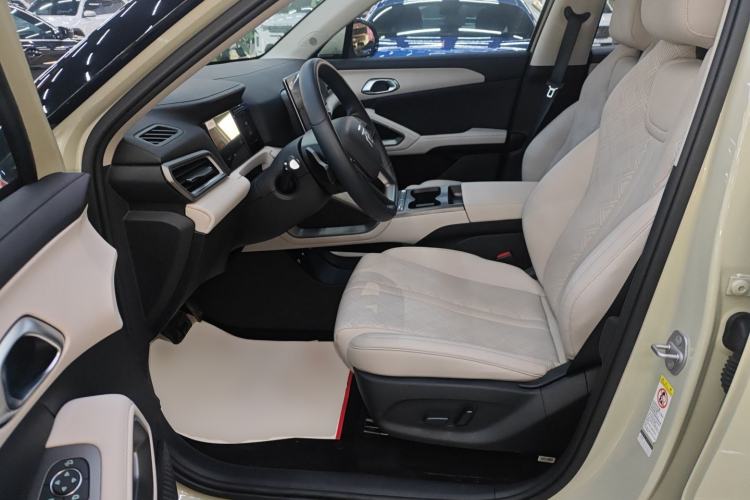 Used BYD Yuan UP 2025 Intelligent Driving Version 401 km Leading Edition