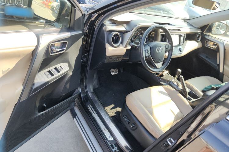 Used Toyota RAV4 2015 2.0L CVT Four-Wheel Drive New Edition
