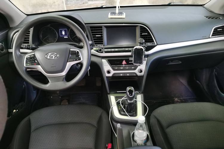 Used Hyundai Elantra 2016 1.6L Automatic ZhiXuan · Luxury Version
