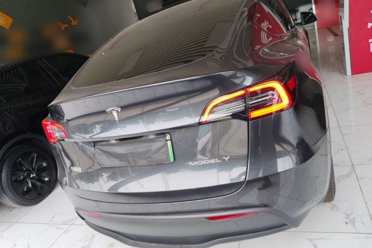 Used Tesla Model Y 2024 Long-Range All-Wheel-Drive Version