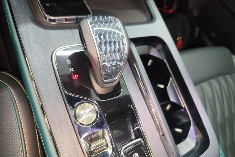 Used GAC Trumpchi GS8 2022 Dual-Engine Series 2.0TM Two-Wheel Drive Prestige Edition (7 Seats)
