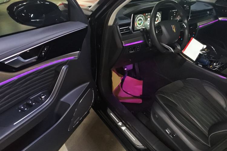 Used Hongqi HS5 2022 Facelifted Version 2.0T Smart Connect Flagship All-Wheel-Drive Edition
