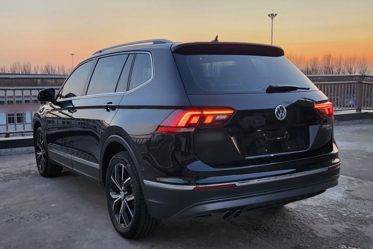 Used Volkswagen Tiguan L 2019 Revised 330TSI Automatic Two-Wheel Drive Smart & Luxury Edition China VI Standard