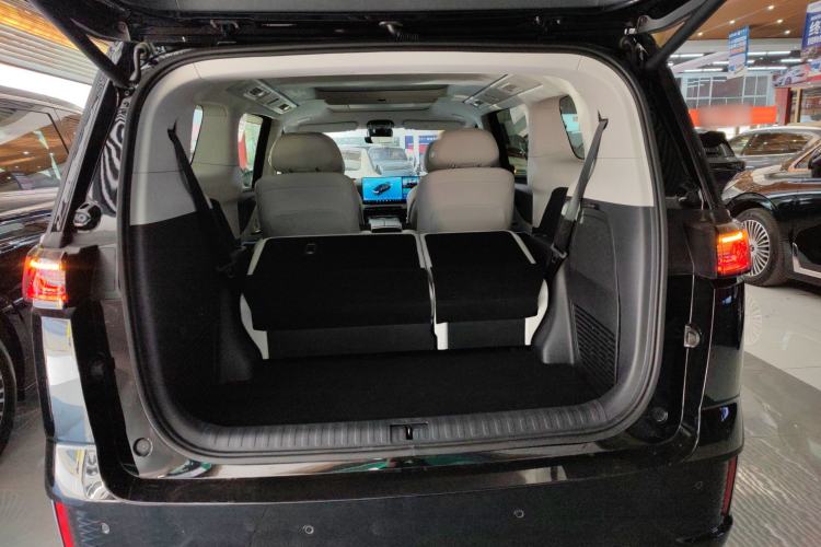 Used VOYAH Dream 2025 PHEV Four-Wheel-Drive Flagship Kunpeng Edition
