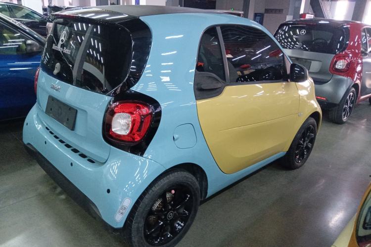Used  fortwo 2015 1.0L 52 kW hardtop Dynamic version

