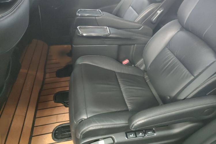 Used Honda Elysion 2016 2.4L Luxury Edition
