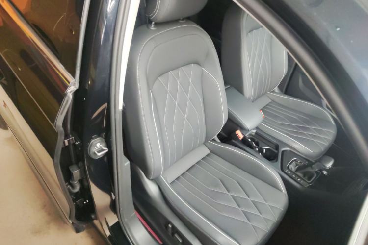 Used Volkswagen Tiguan L 2023 330TSI Automatic Two-Wheel Drive R-Line Enjoyment Edition